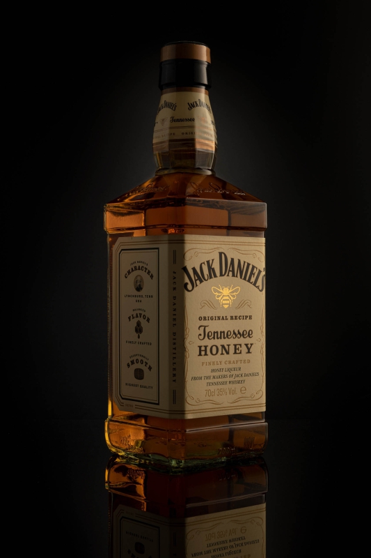 Bouteille d'alcool en packshot, photographie produit pour e-commerce